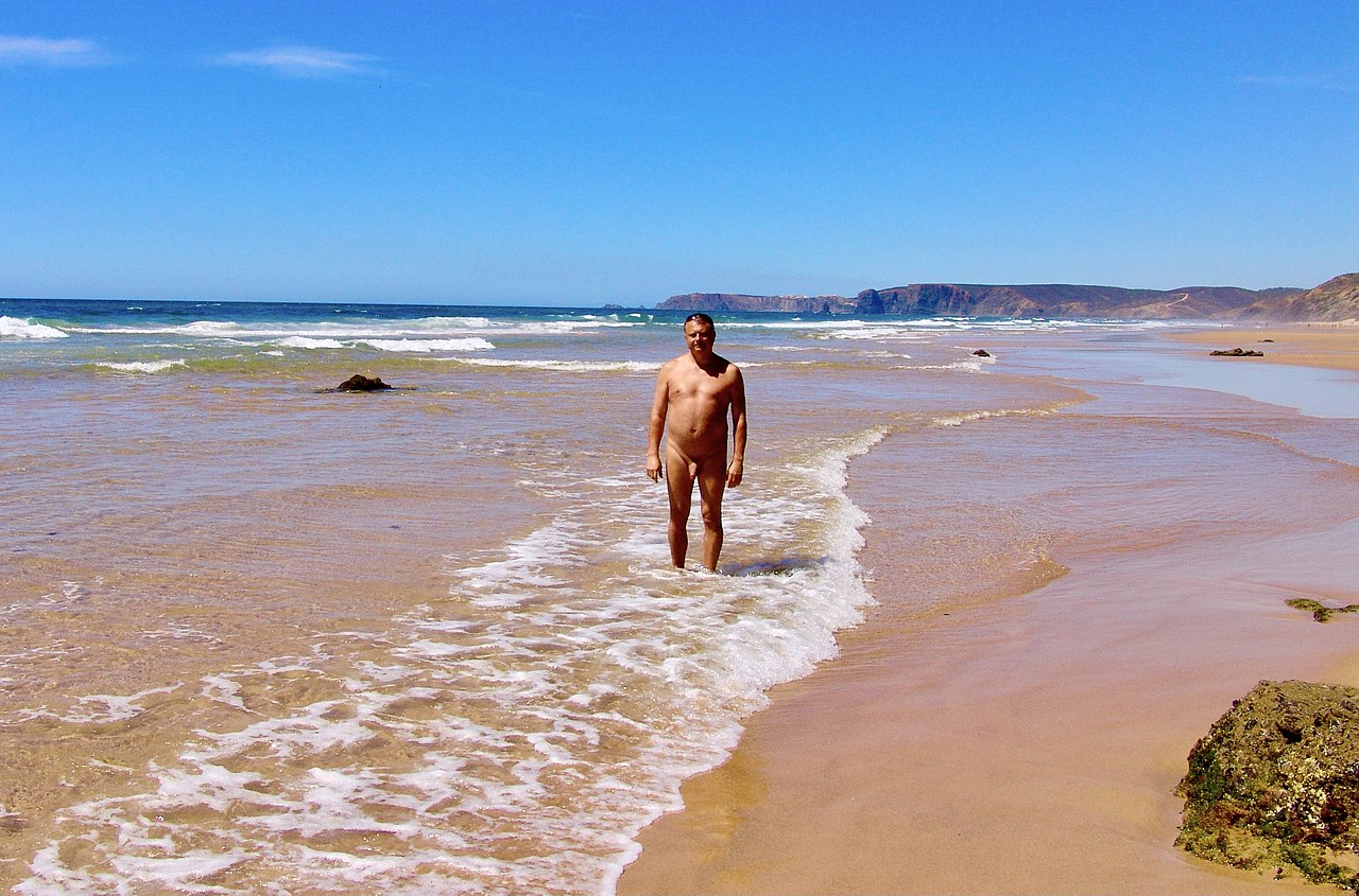 casey hetherington share naked on nude beach photos