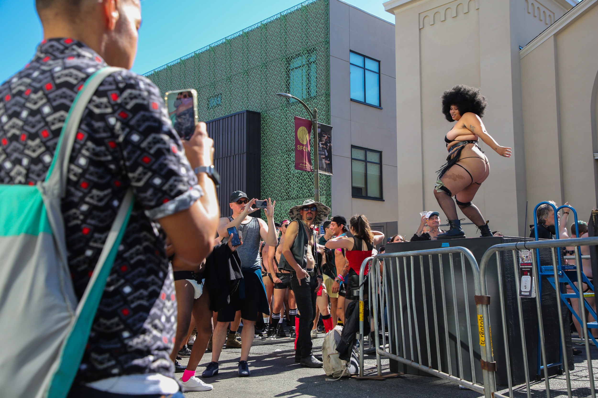 debbie schnabel share folsom street parade san francisco photos