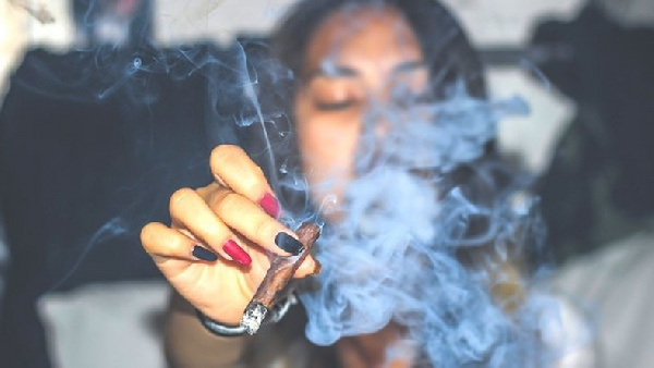 Girl Smoking With Vagina anastasia lux