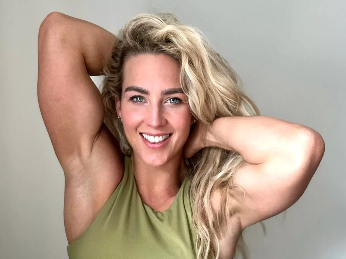 av goodman recommends girls next door flexing pic