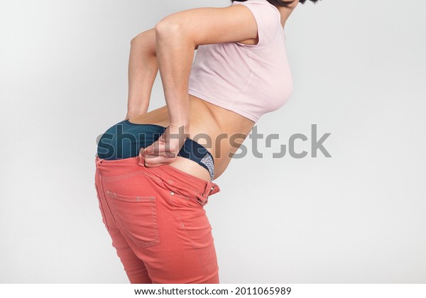 brad schroeder add girls pulling their pants down photo