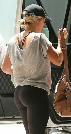 dahlia hendricks recommends hilary duff sexy ass pic