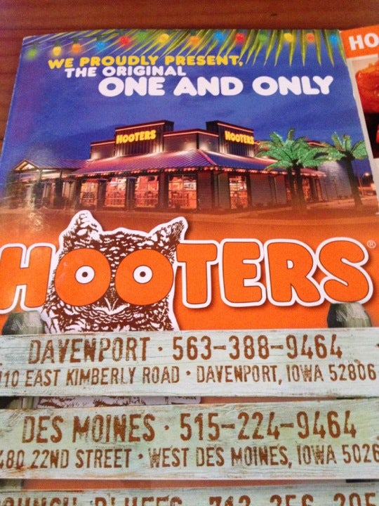Hooters In Des Moines a bus