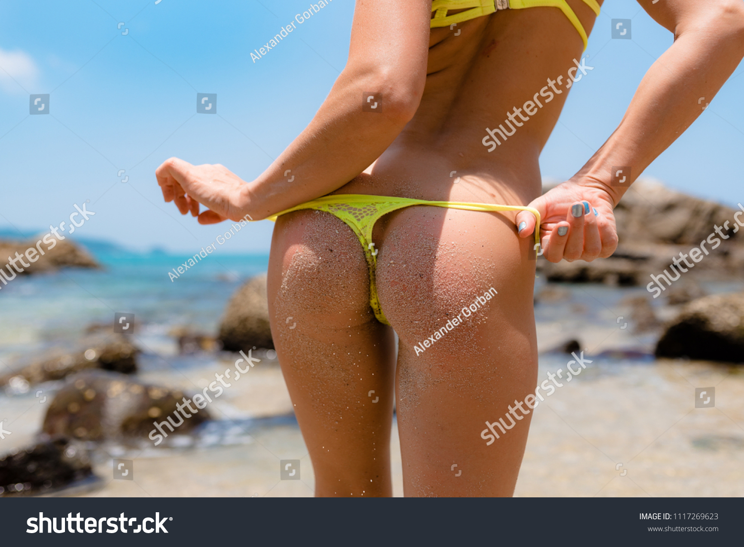 connor price share hot bikini ass pic photos
