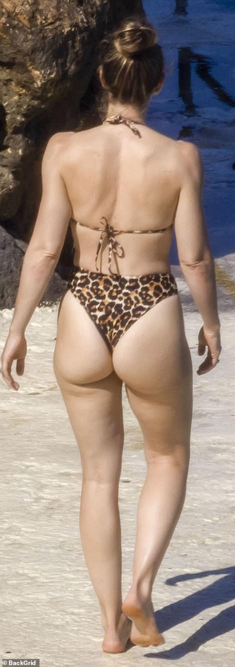 clara easley recommends jessica biel bathing suit pic
