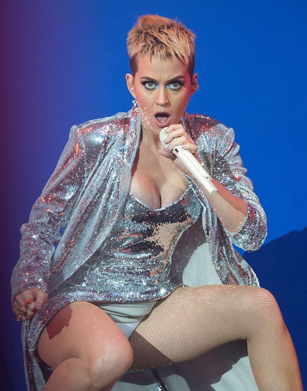 carol decesare recommends katy perry no panties pic