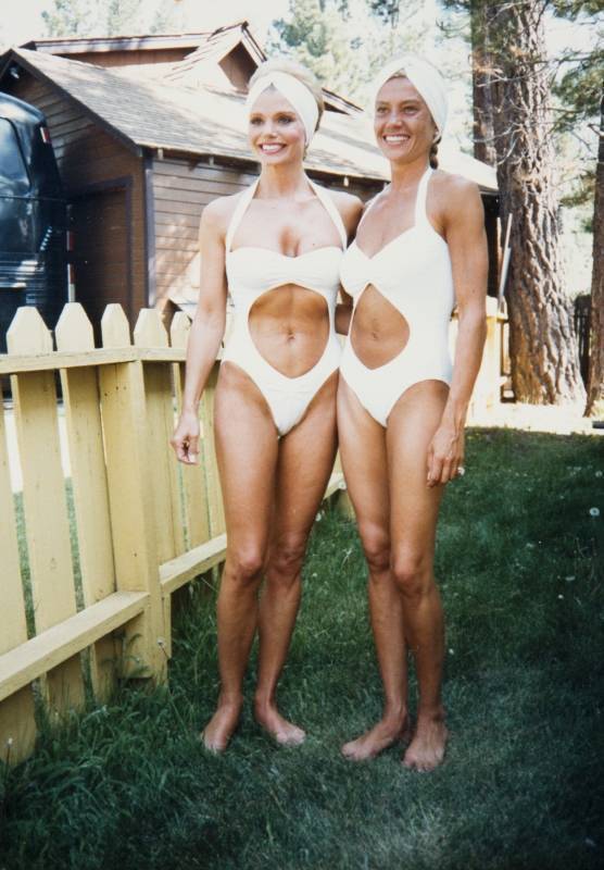 Loni Anderson Bikini beelden van