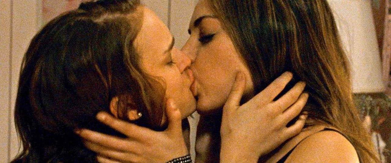 cathy royce recommends mila kunis lesbian sex pic