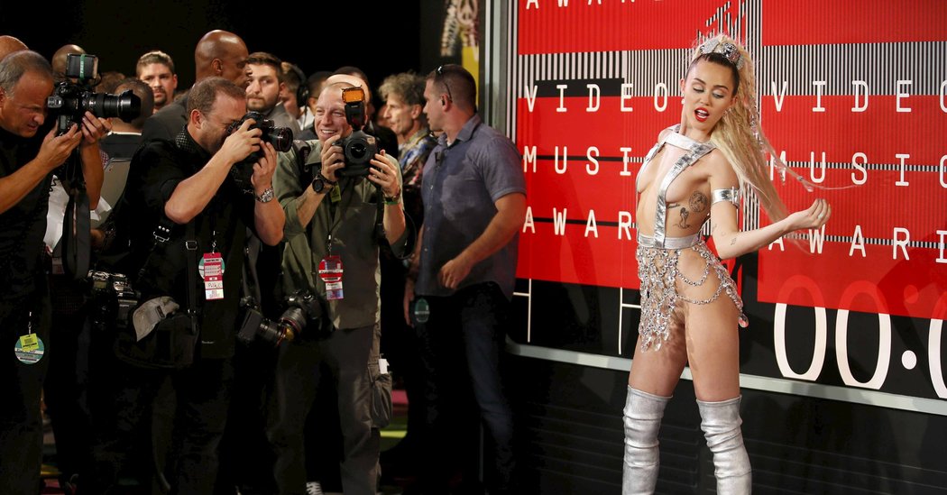 bentley griffith recommends miley cyrus naked xxx pic