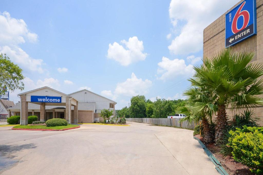 amanda schlosser share motel 19 baytown tx photos