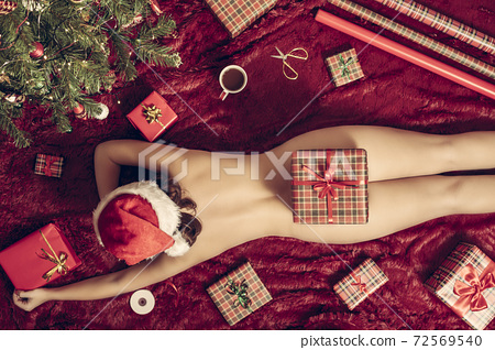 ayse tetik recommends naked under the christmas tree pic