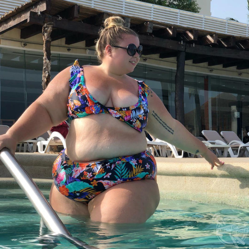caroline beckmann add photo obese girl in bikini