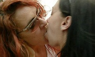 djordje milanovic recommends older and younger lesbians kissing pic