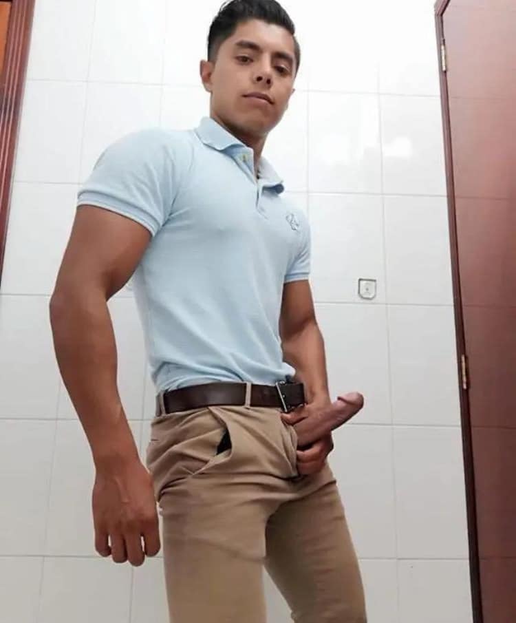 angel roberto recommends pants on cocks out pic