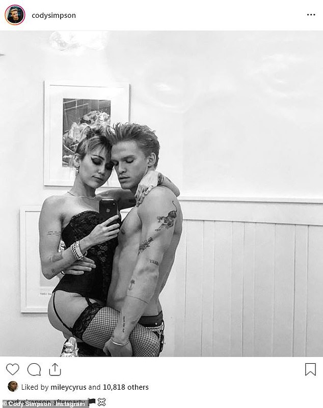 alain din share pics of miley cyrus having sex photos