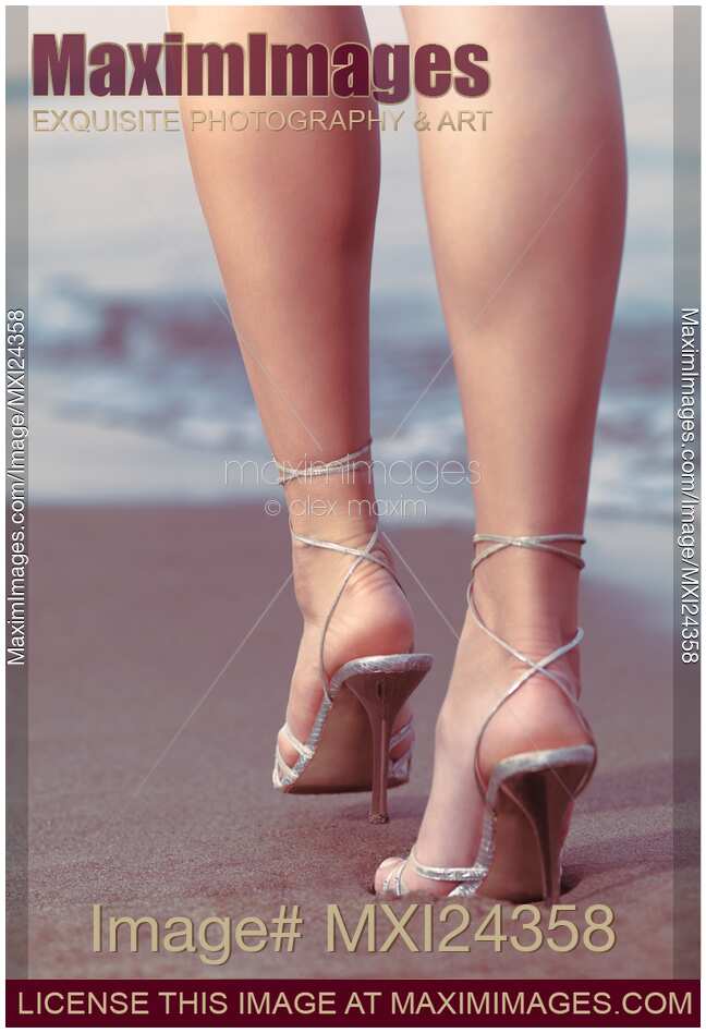 pictures of womens feet in high heel shoes