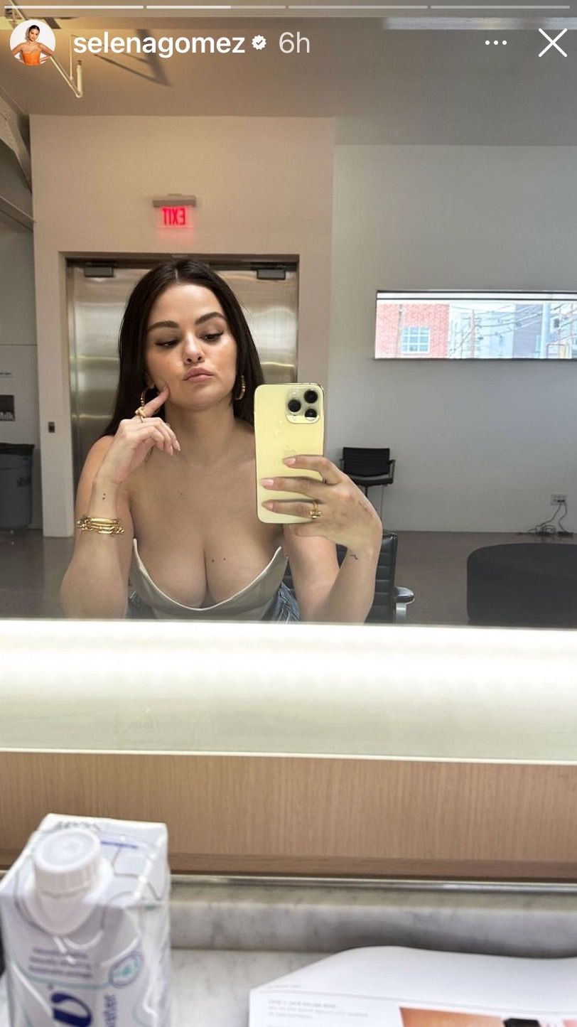 celio rodrigues recommends Selena Gomez Completely Naked