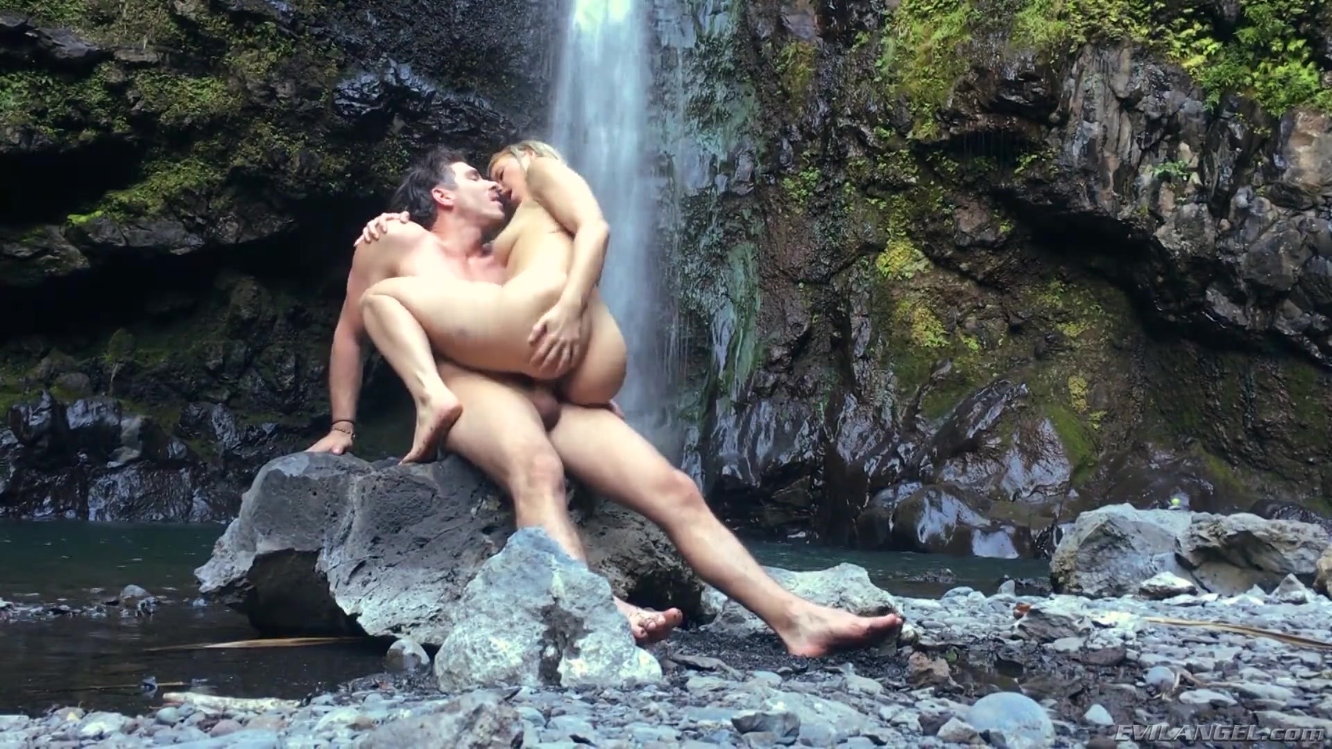 dan negru recommends sex in a waterfall pic