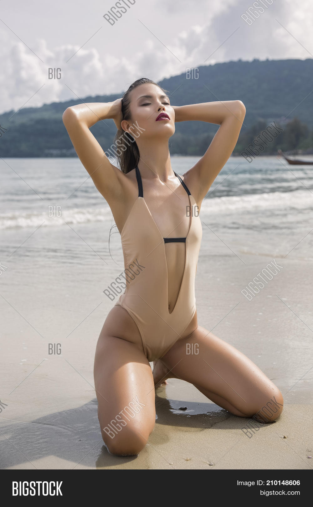 devan james recommends Sexy Asian Bikini