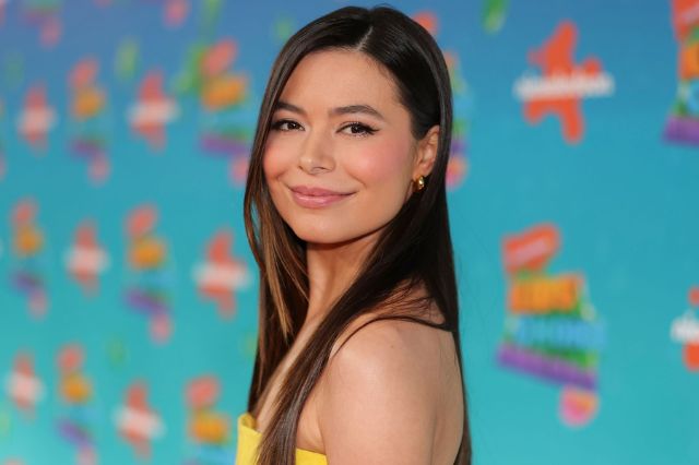 sexy pictures of miranda cosgrove