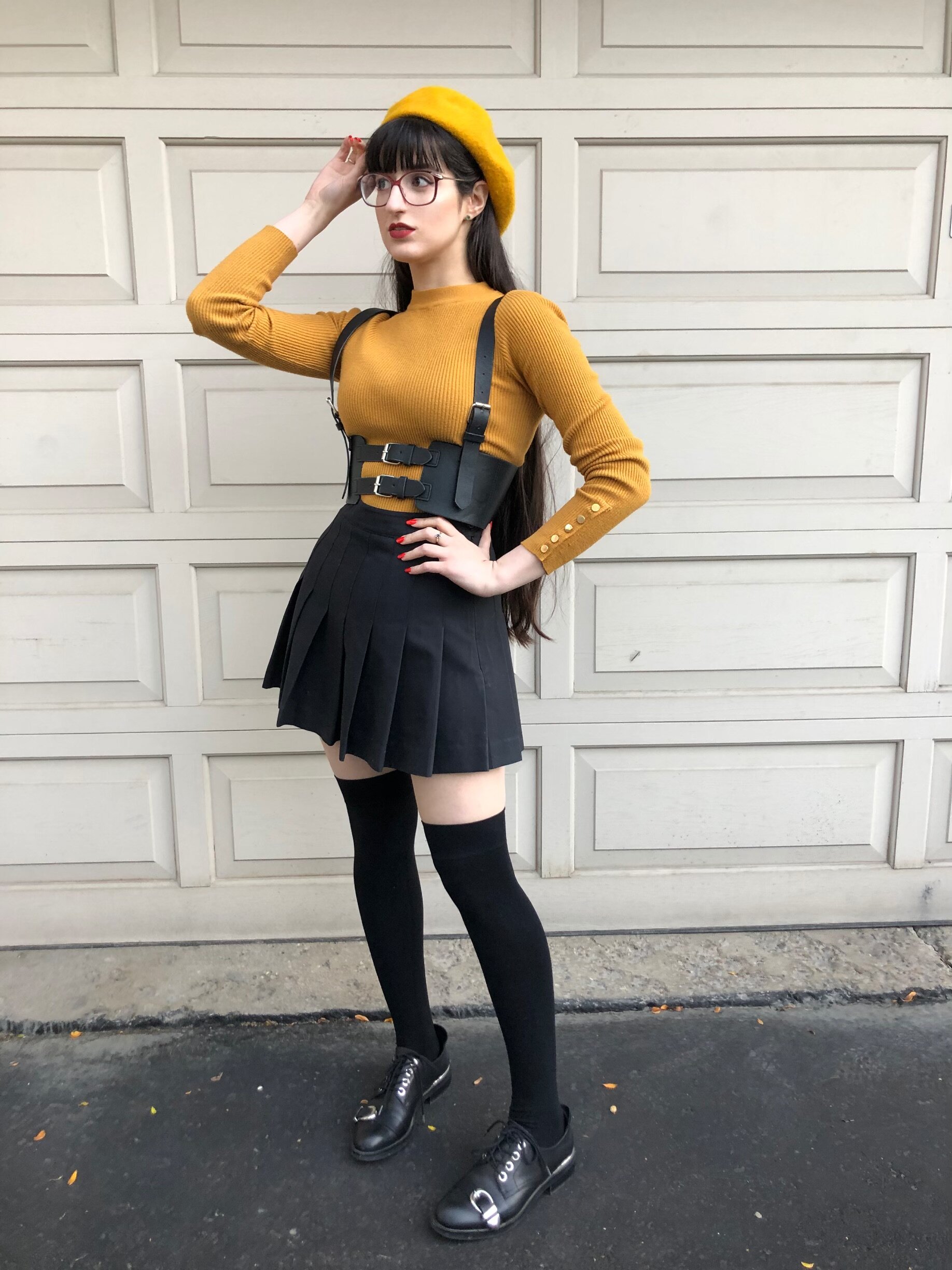 ayasha siddika recommends Skirt With Thigh Highs