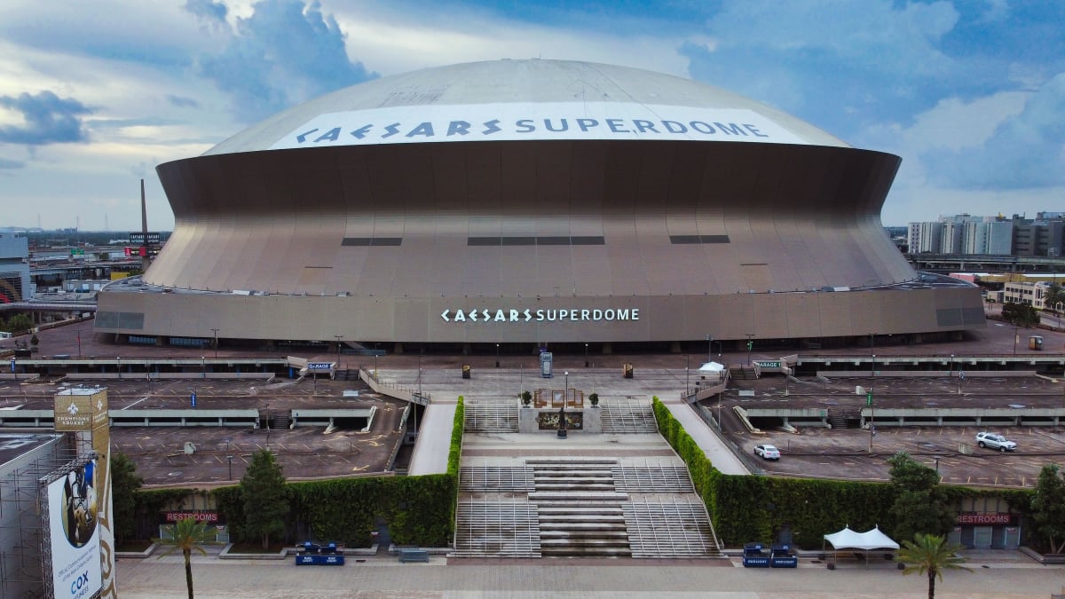 adetoun adesanya add superdome booty new orleans photo