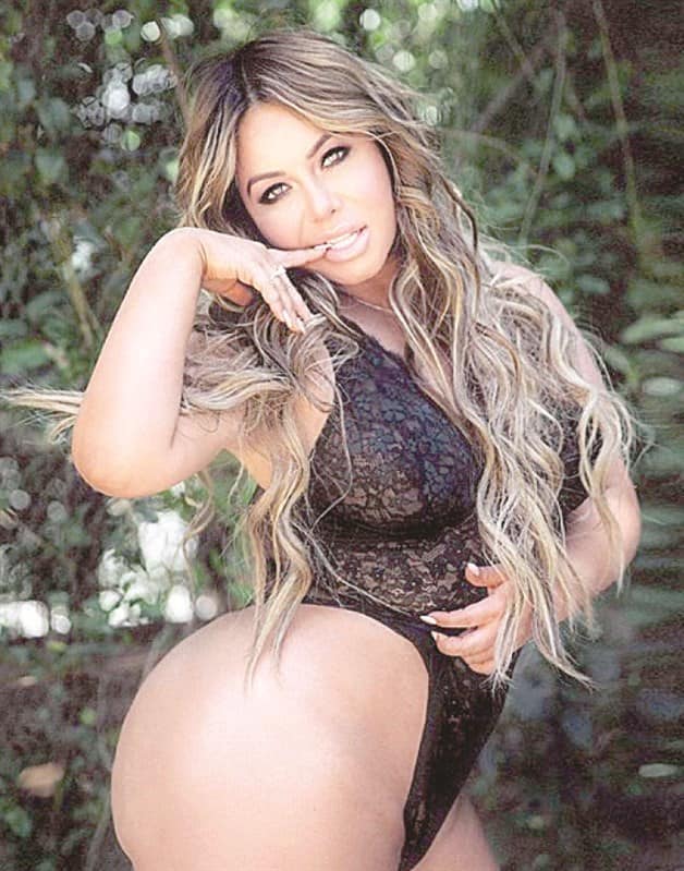 charles crist add photo trasero de chiquis rivera