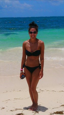 davette thompson recommends wife at the beach pics pic