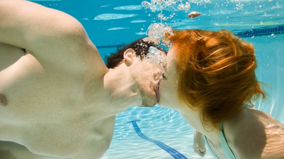 chris bax recommends Women Having Sex Underwater