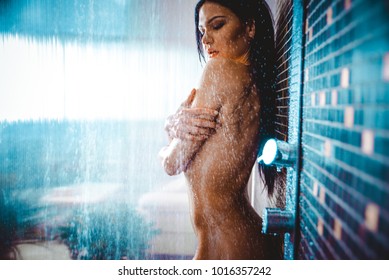 Best of Women taking showers together