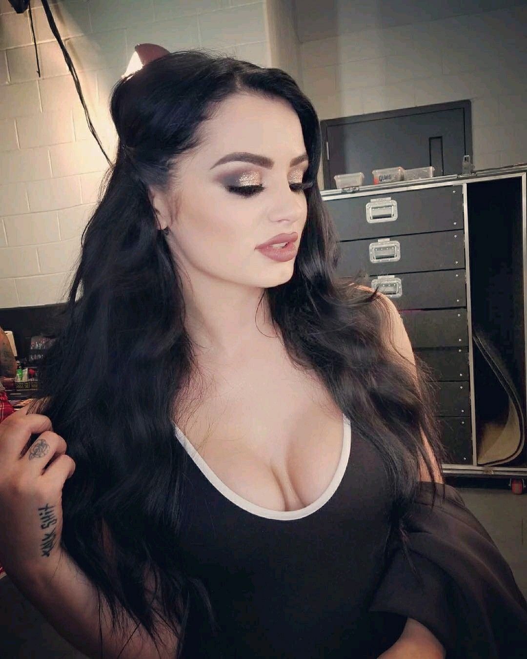 wwe paige cleavage