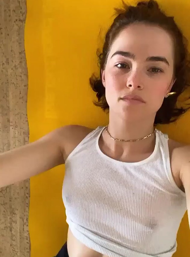 arianna reed recommends Zoey Deutch Nude Photos